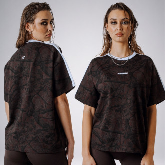 NEBBIA - Relaxed fit női póló POWER 894 (dark brown camo)