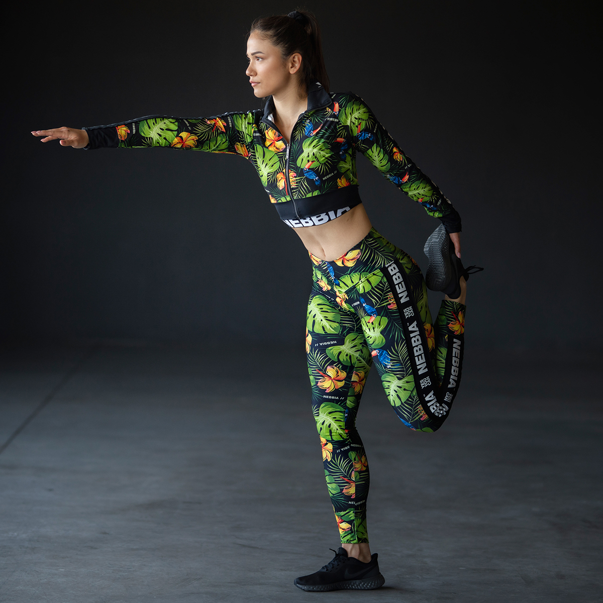 nebbia-high-waist-leggings-performance-567-jungle-green