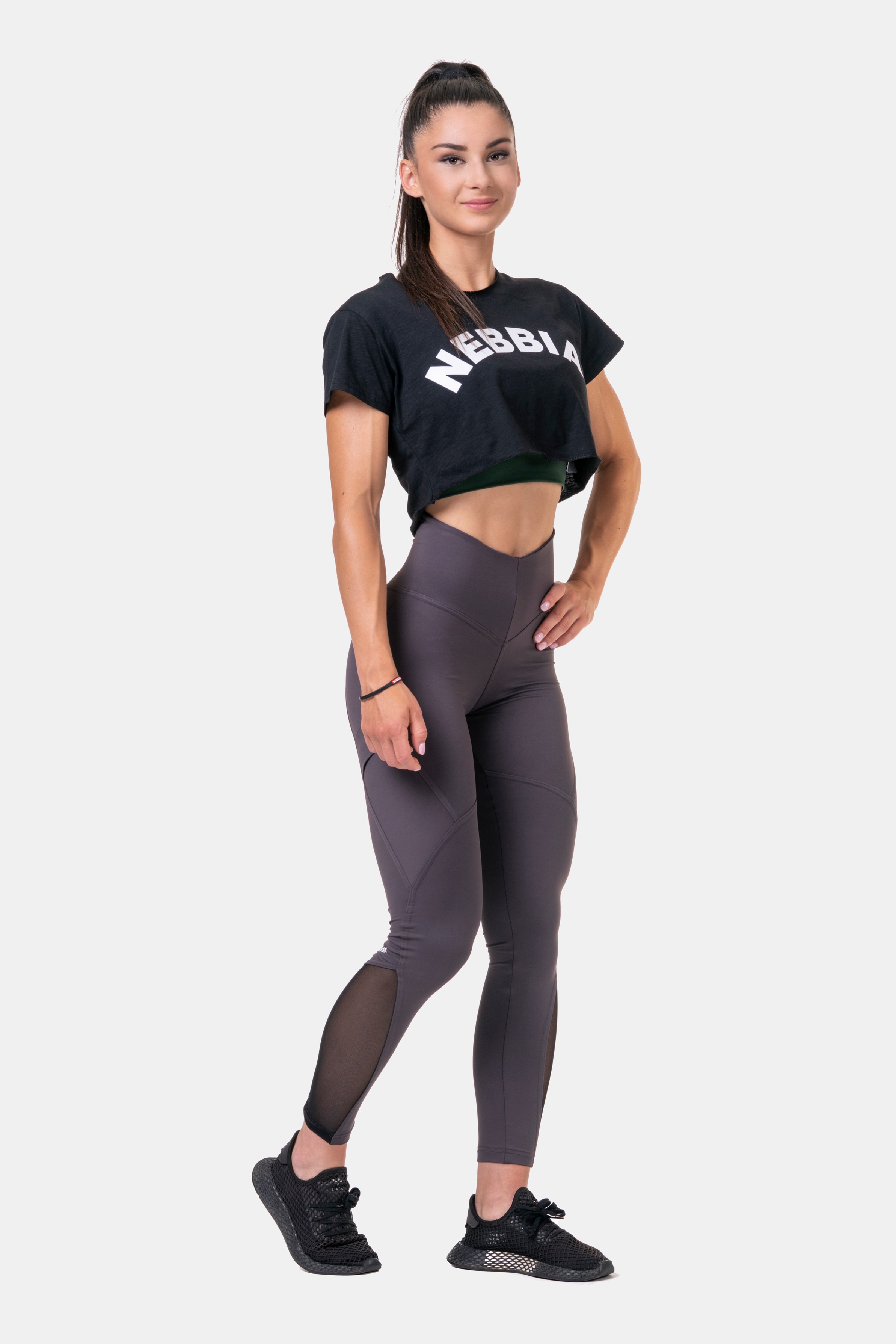 nebbia-laza-crop-top-fit-and-sporty-583-black
